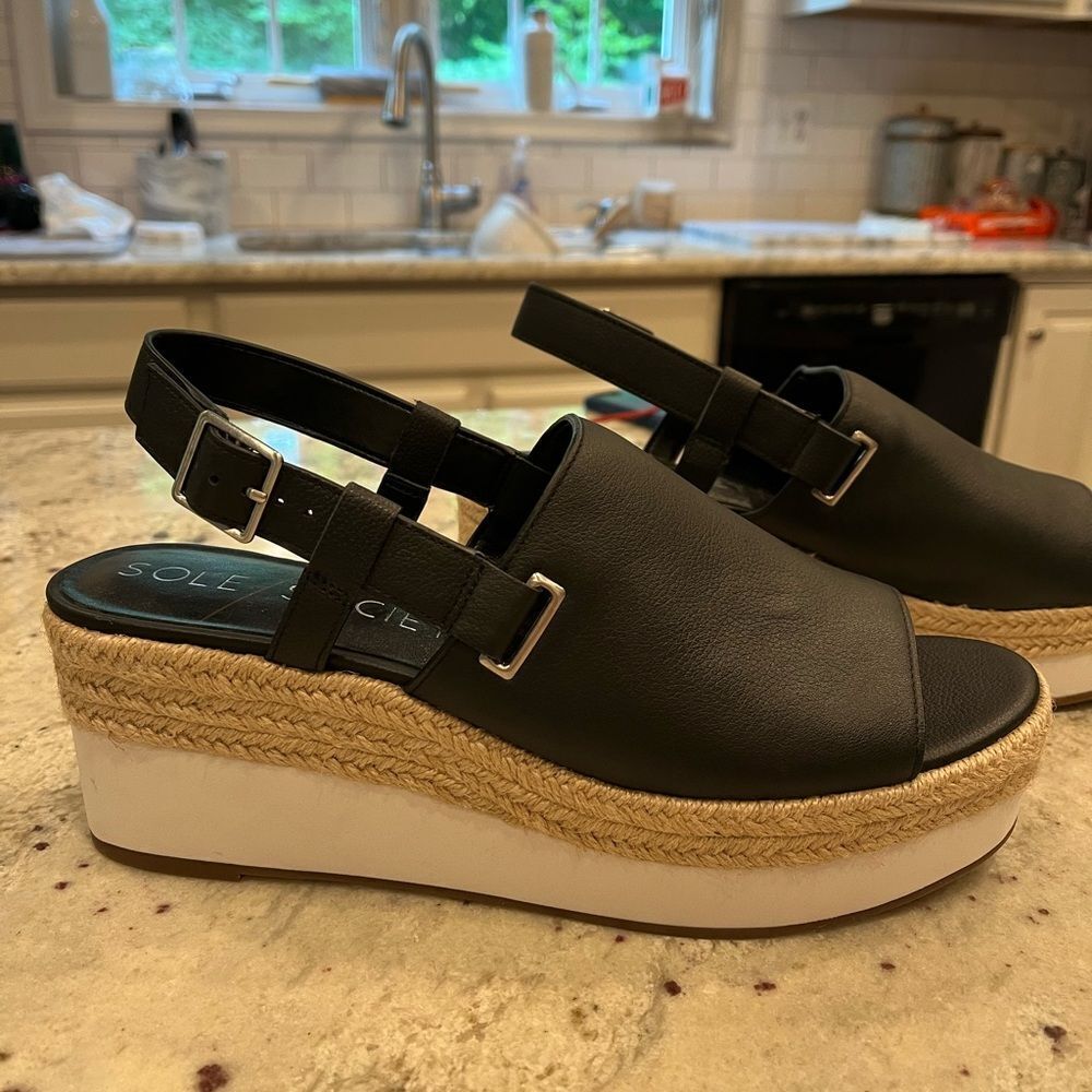 Sole Society Ayelani Black Wedge Open Toe Sandals sz 11 NWT